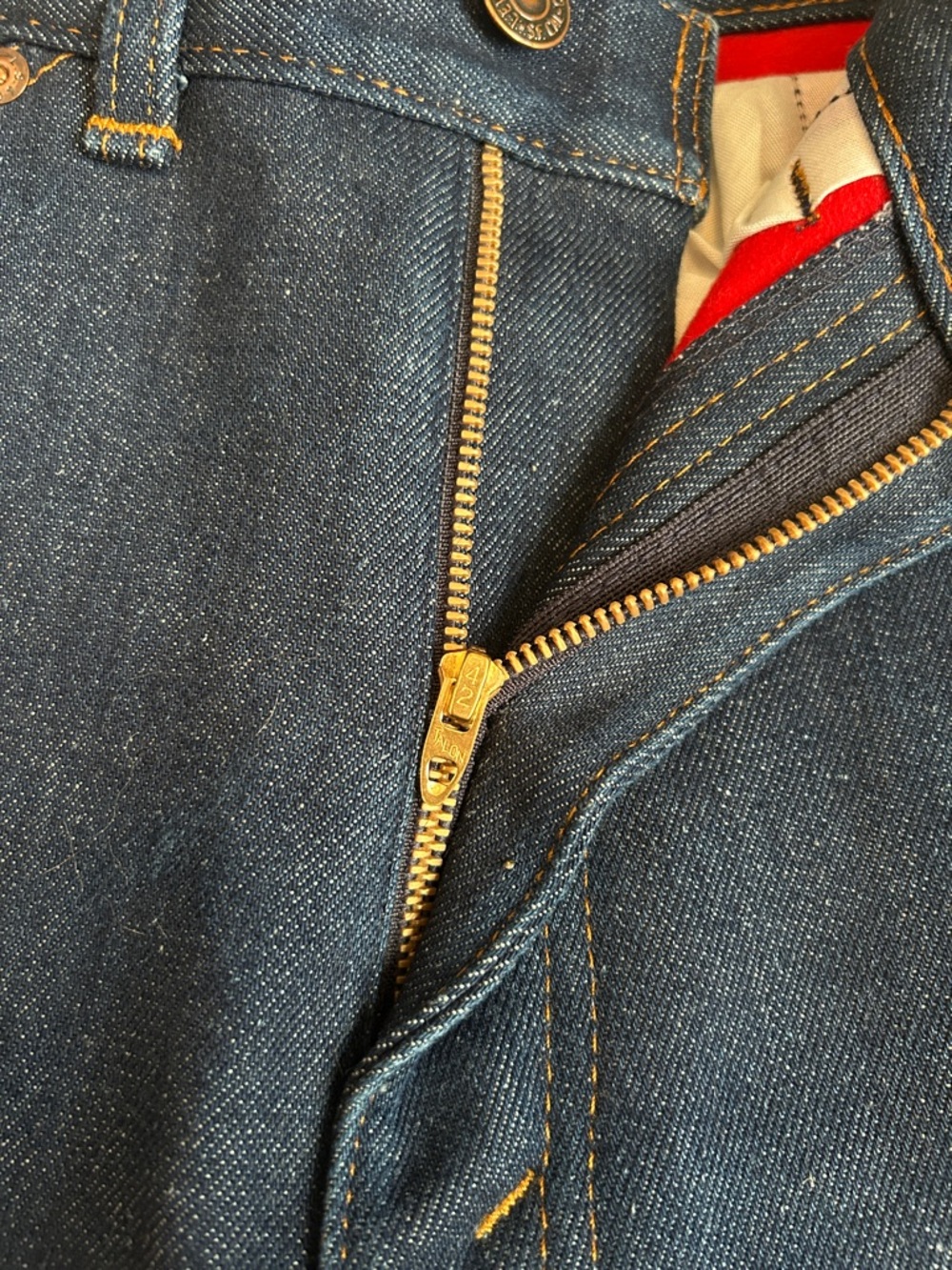 1986 Levi's Deadstock Orange Tab Fleece Lined Jeans, Dark Wash & Red, Size 27 - Picture 6 of 8